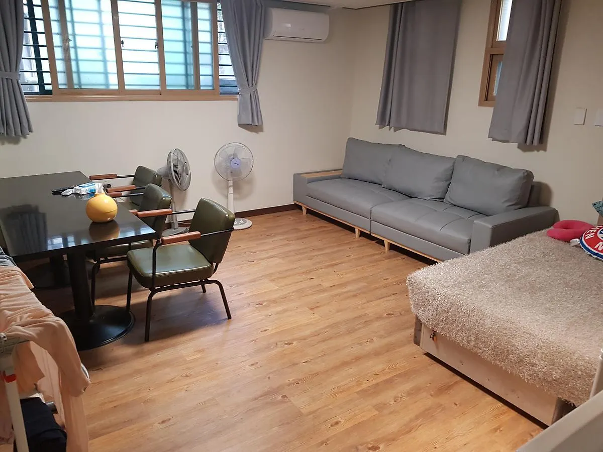 Pensión Hotel Family House Hongdae Seúl